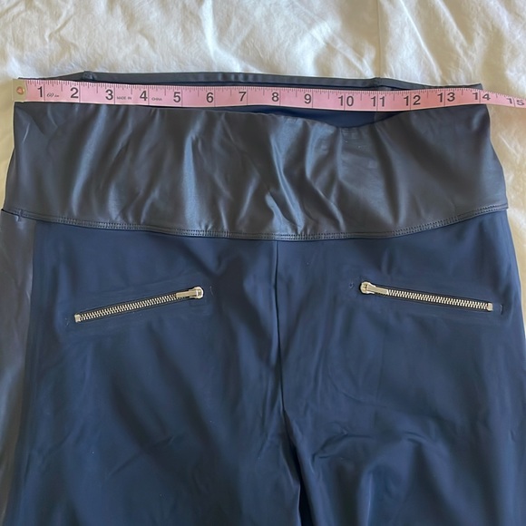 Throw it Higher leggings by Aday - Picture 4 of 8